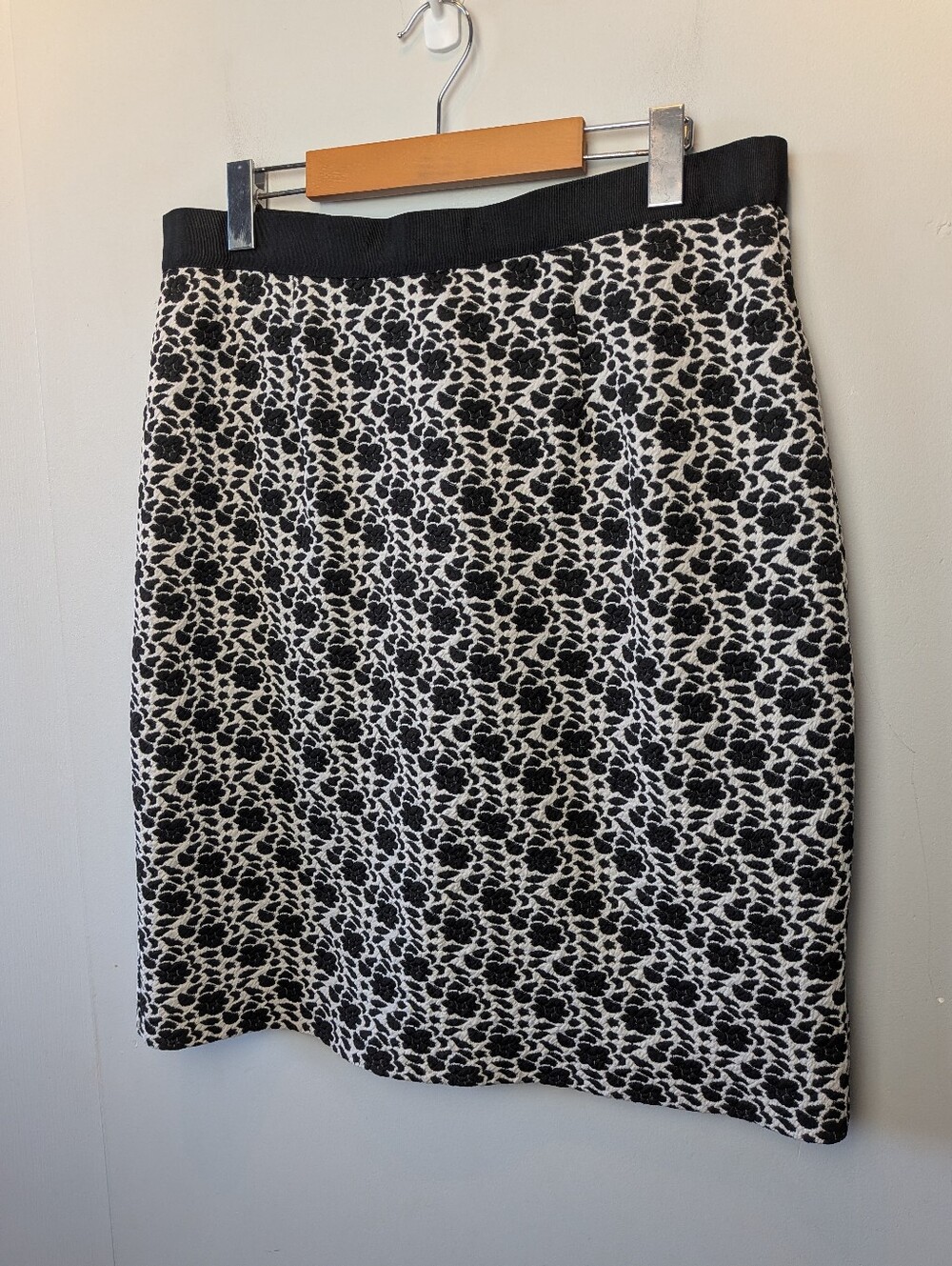 KARL LAGERFELD Women Skirt Black And White Large Back Zipper Office Classic